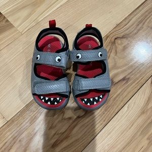 Infant shoes size 5